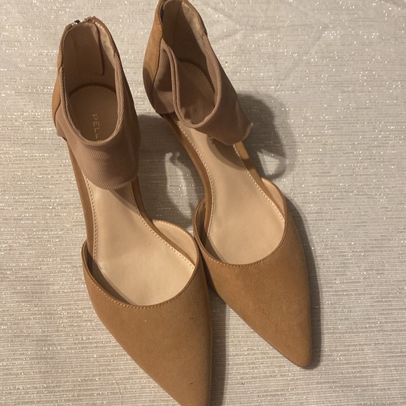 PELLE MODA - women’s heels tan and cream color size 6 M - Picture 2 of 10